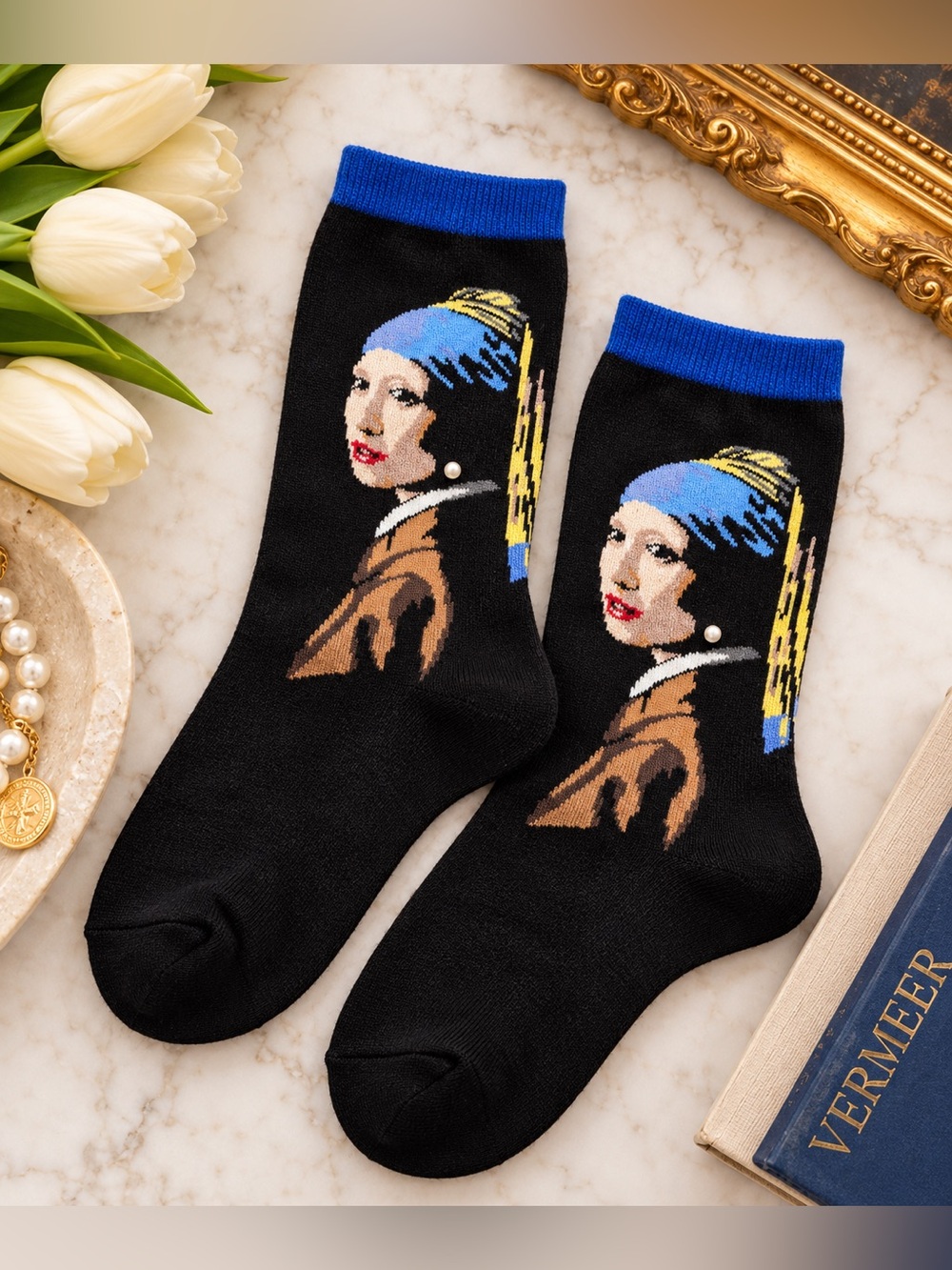 Hot Sox Famous Artist Series Vermeer's Girl w a Pearl Earring Socks *2 for 20*